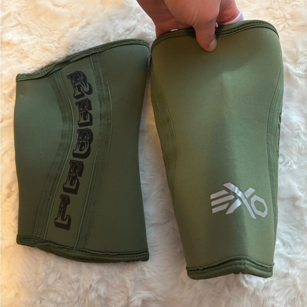 rebels Green Compression Sleeves